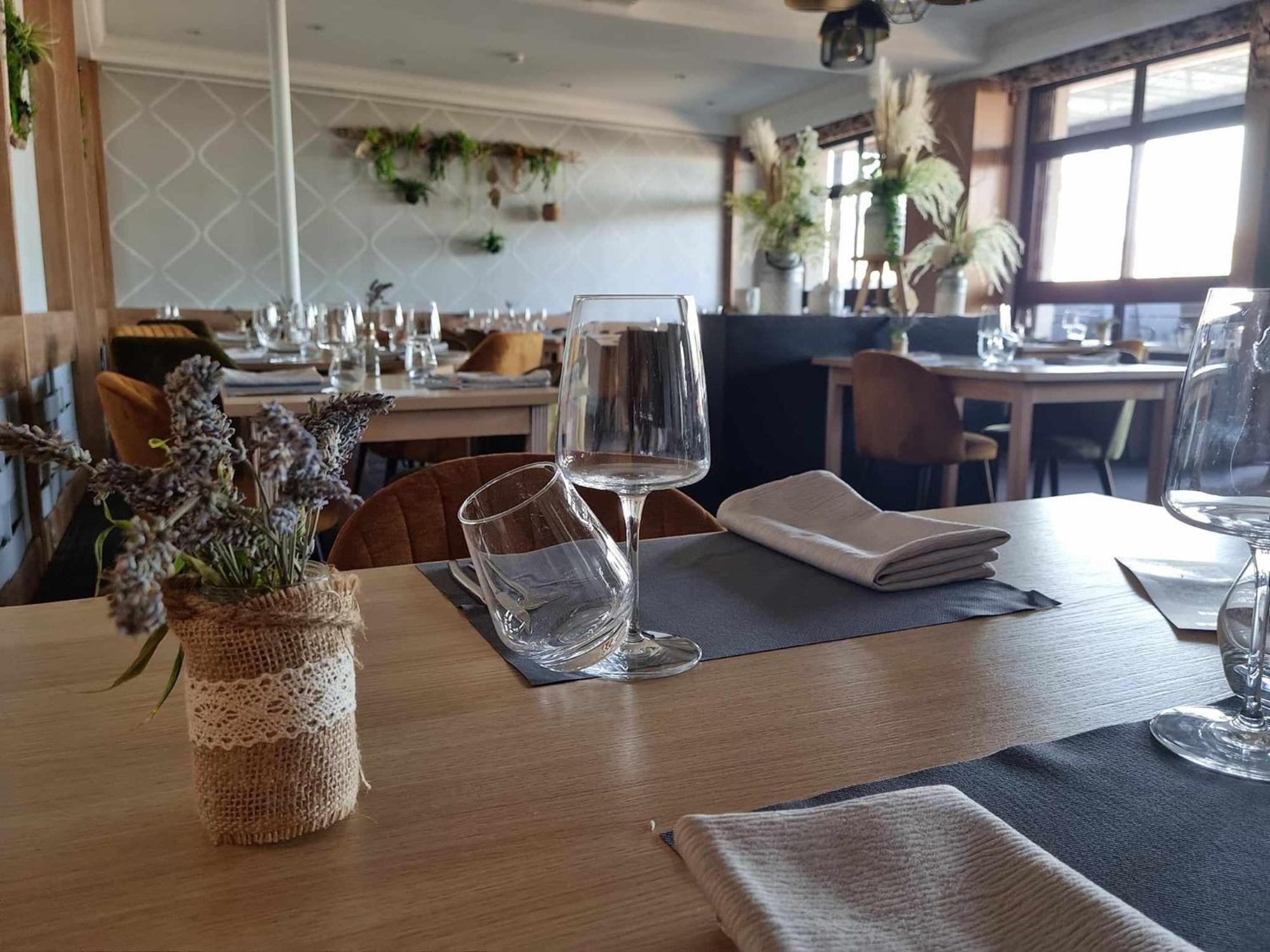 Logis Hotel Schaeffer- Restaurant Le Saint Georges Serrières-en-Chautagne Extérieur photo